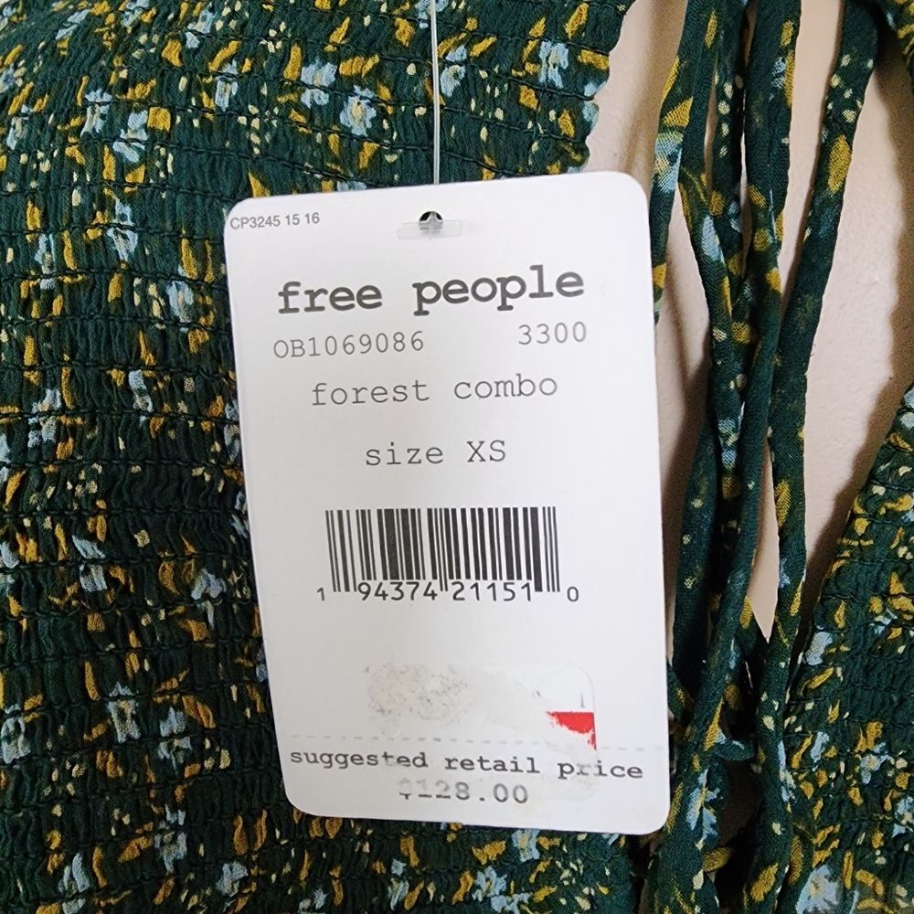 Free People Roma Blouse Forest Green Floral Smocked Top NWT Size XS - Picture 4 of 10